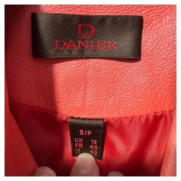 Danier Leather Jacket Womens Small Coral Orange Full Zip Fitted Moto Biker - Picture 3 of 4